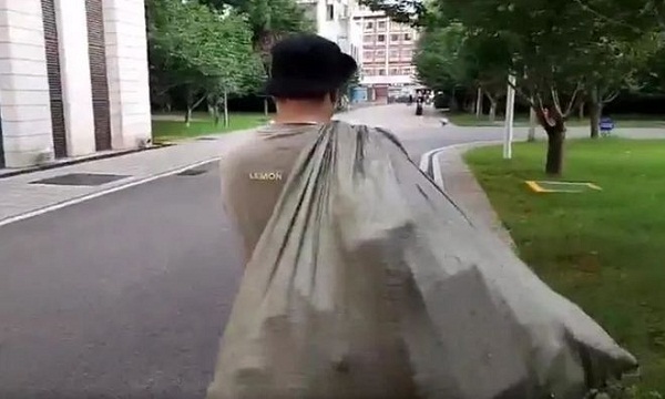 斗鱼蓝战非开兰博基尼捡垃圾